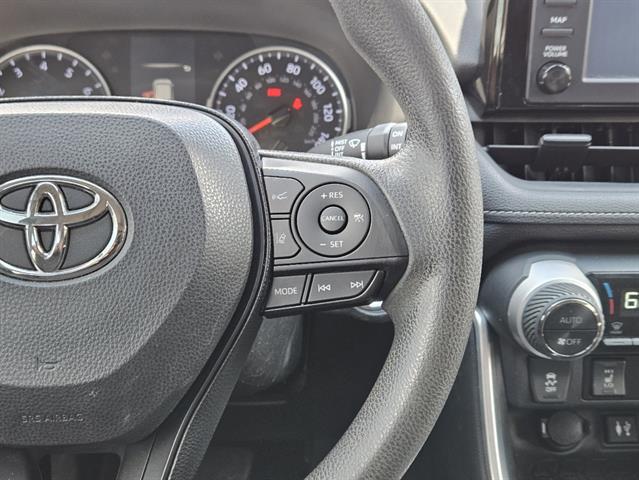 2019 Toyota RAV4 XLE 22