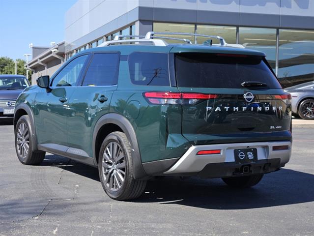 2024 Nissan Pathfinder SL 3