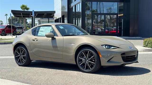 2024 Mazda MX-5 Miata RF Grand Touring 2