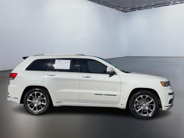 2020 Jeep Grand Cherokee Summit 3