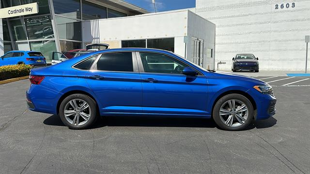 2024 Volkswagen Jetta SE 8