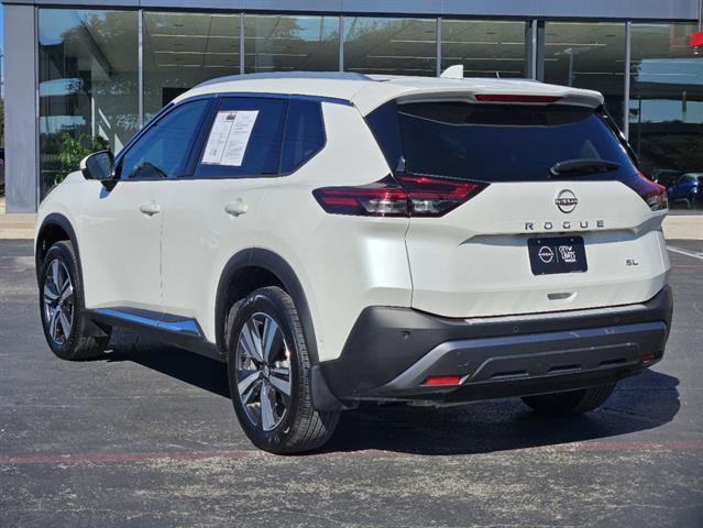 2023 Nissan Rogue SL 3