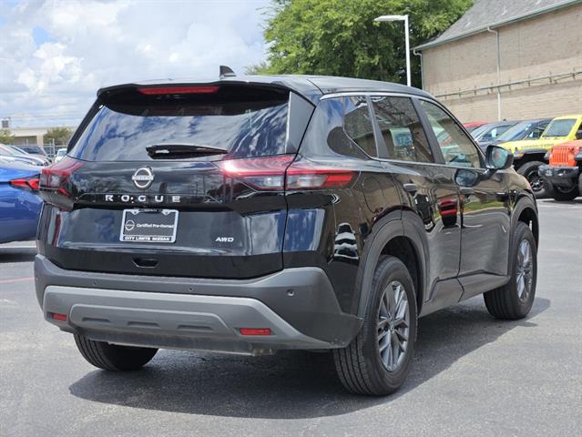 2022 Nissan Rogue Sport SV 3