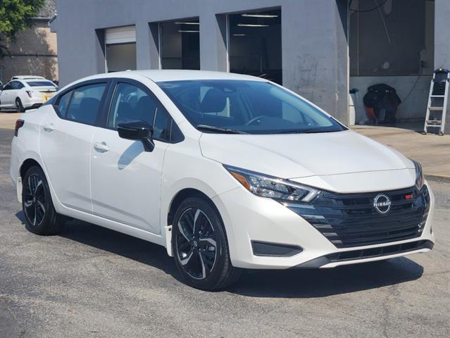 2024 Nissan Versa SR 2