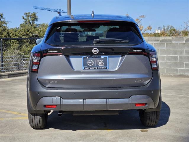 2025 Nissan Kicks S 4