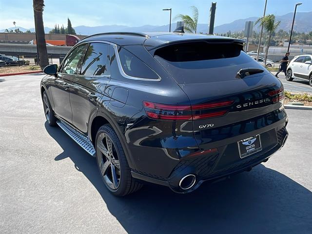 2025 Genesis GV70 2.5T AWD 8