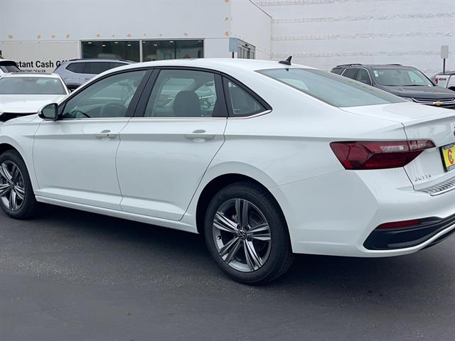 2024 Volkswagen Jetta SE 10