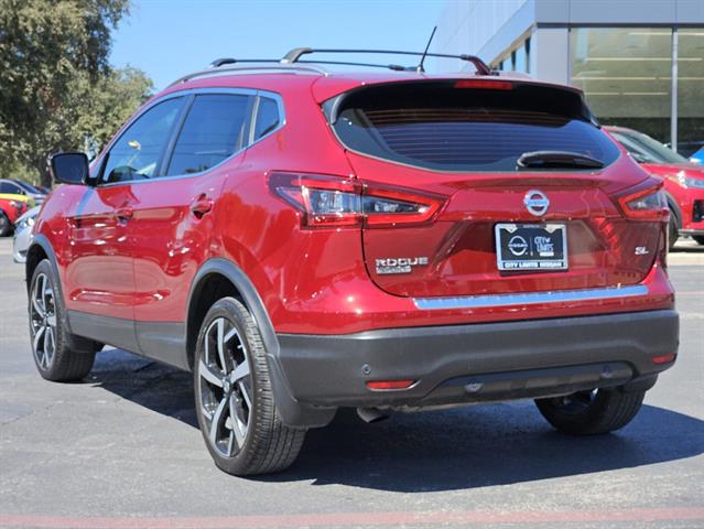 2022 Nissan Rogue Sport SL 3