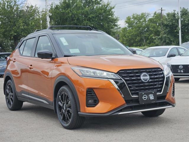 2024 Nissan Kicks SR 2