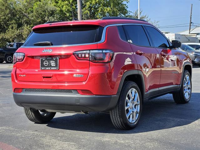 2023 Jeep Compass Latitude Lux 5