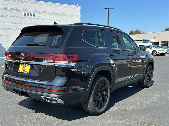 2024 Volkswagen Atlas SE 8