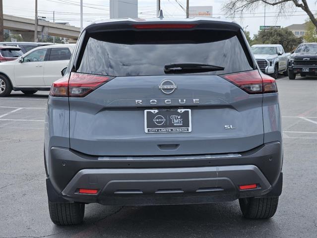 2023 Nissan Rogue SL 4