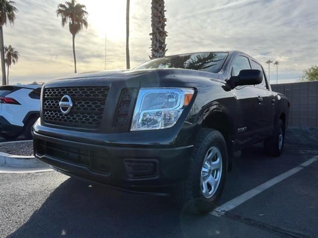 2018 Nissan Titan SV 6