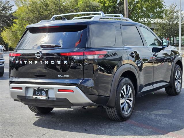 2024 Nissan Pathfinder SL 4