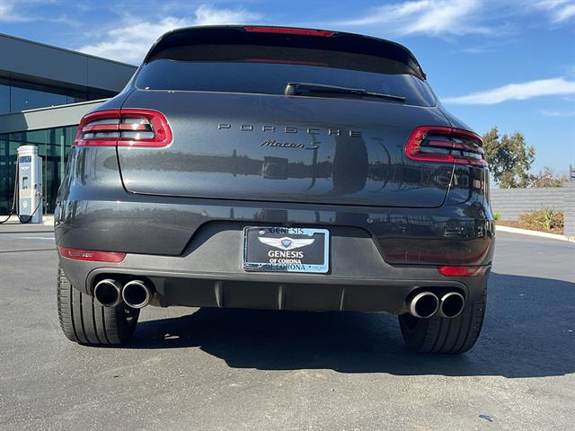 2018 Porsche Macan S 10