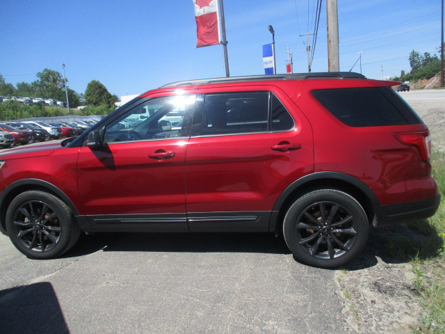 2018 ford explorer red