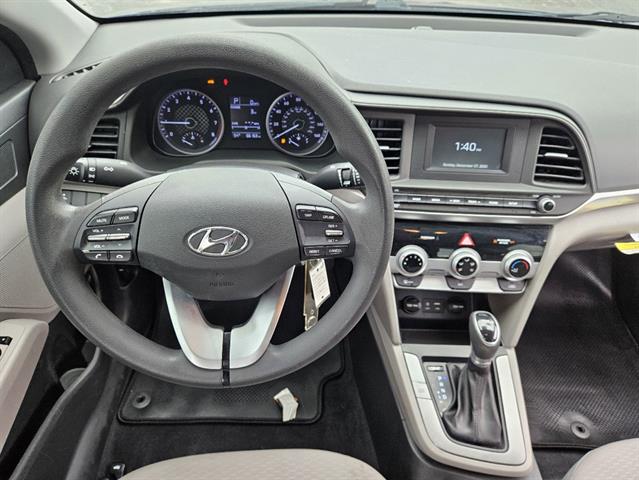 2019 Hyundai Elantra SE 20