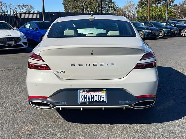 2025 Genesis G70 2.5T Standard 9