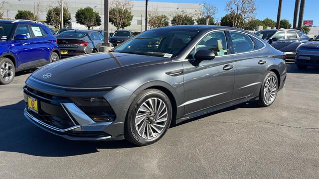 2024 Hyundai Sonata Hybrid Limited 13