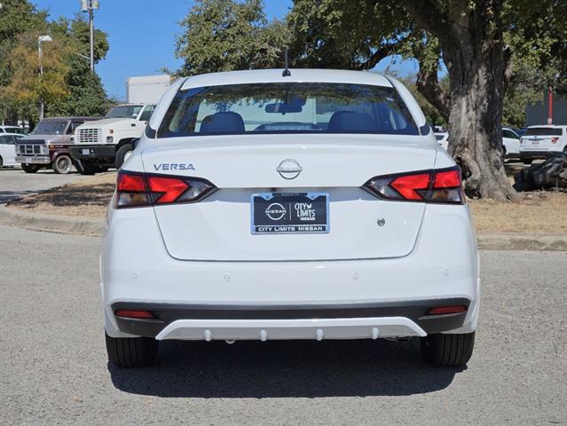 2024 Nissan Versa S 4