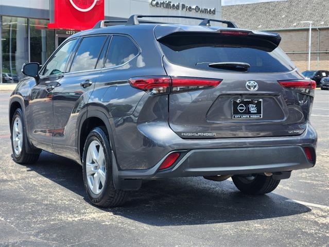 2022 Toyota Highlander LE 3