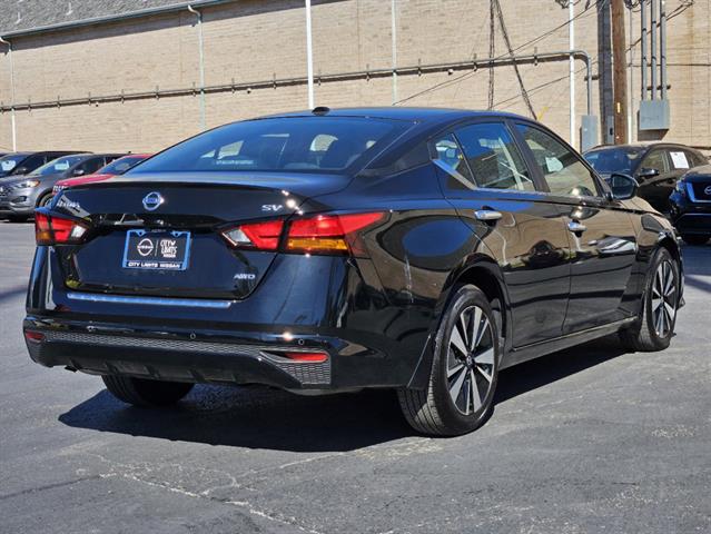 2021 Nissan Altima 2.5 SV 5