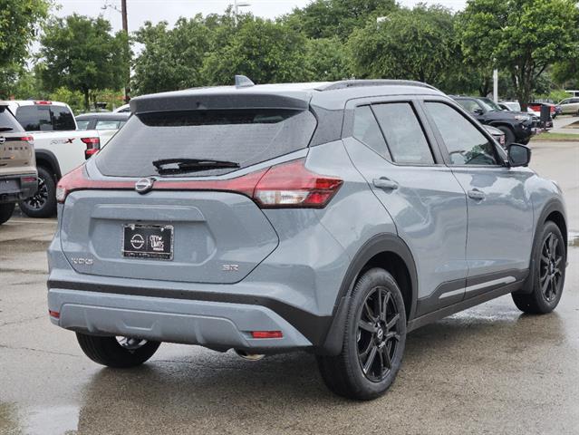 2024 Nissan Kicks SR 4