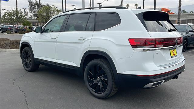 2025 Volkswagen Atlas SE 11