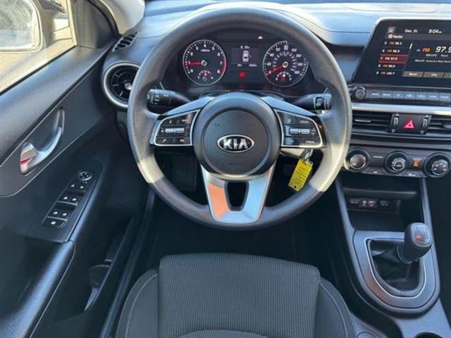 2021 Kia Forte LX 17