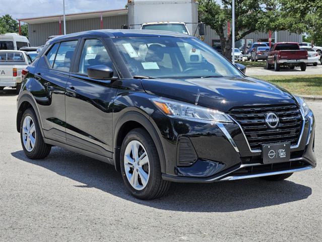 2024 Nissan Kicks S 2