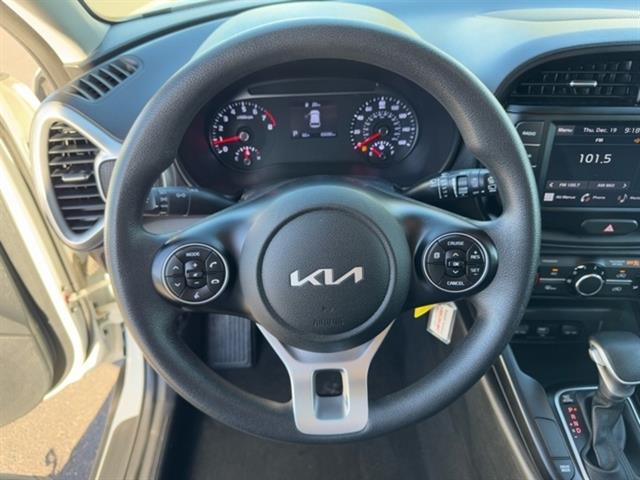 2022 Kia Soul LX 22