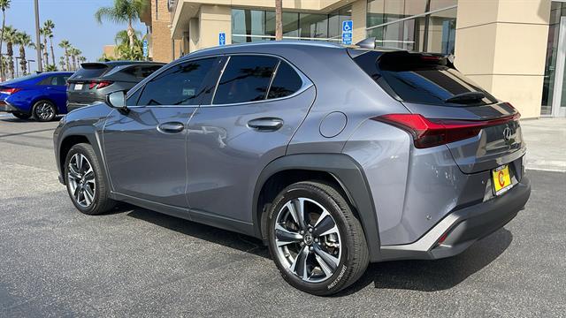 2021 Lexus UX Base 11