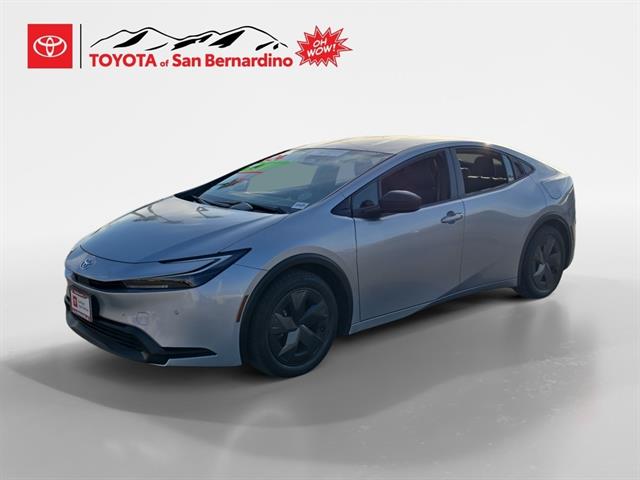 2024 Toyota Prius LE's photo