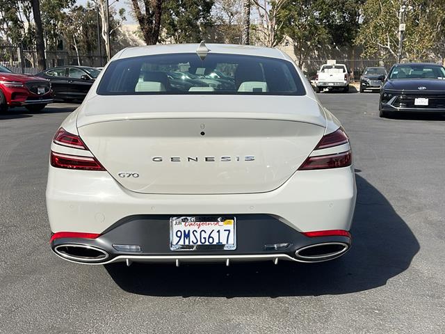 2025 Genesis G70 2.5T Prestige 9