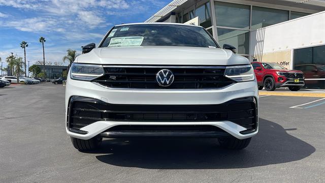 2024 Volkswagen Tiguan SE R-Line Black 4