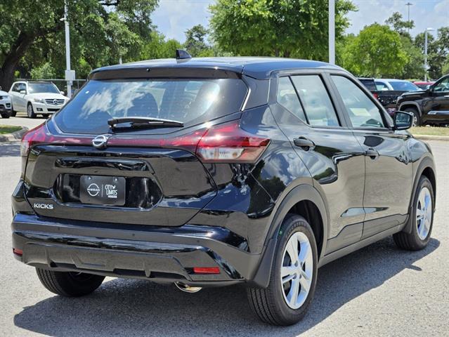 2024 Nissan Kicks S 3