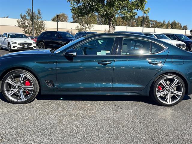 2025 Genesis G70  12