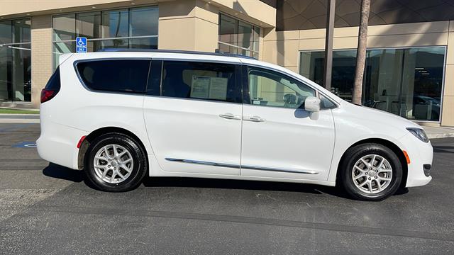 2020 Chrysler Pacifica Touring L 6