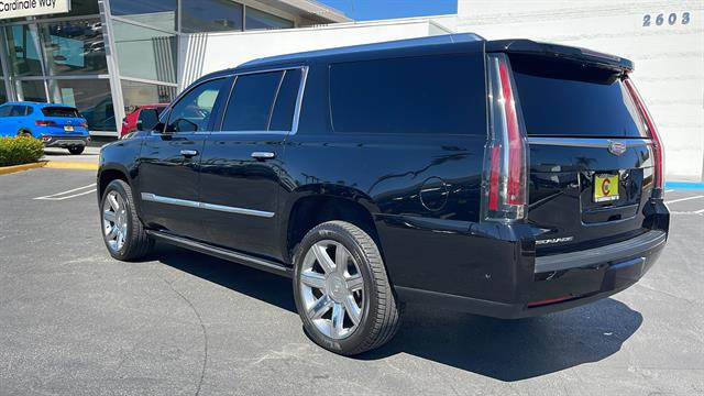 2018 Cadillac Escalade ESV Premium Luxury 11