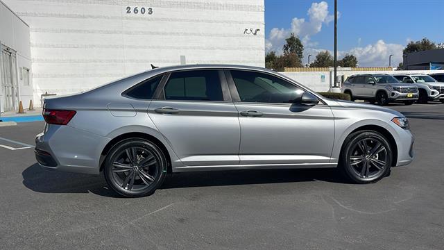 2022 Volkswagen Jetta 1.5T SE 6