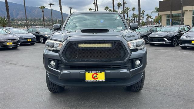 2016 Toyota Tacoma TRD Sport 3