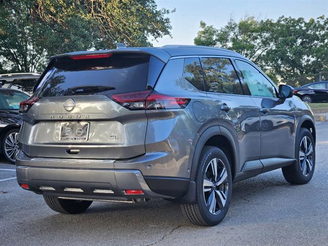 2024 Nissan Rogue SL 4