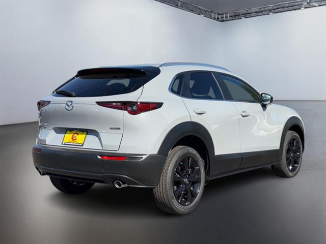 2025 Mazda CX-30 2.5 S Select Sport 4