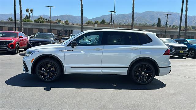 2024 Volkswagen Tiguan SE R-Line Black 5