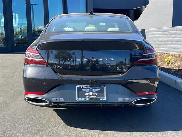 2025 Genesis G70 2.5T RWD 9