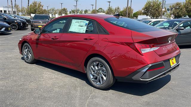 2025 Hyundai Elantra Hybrid Blue 11