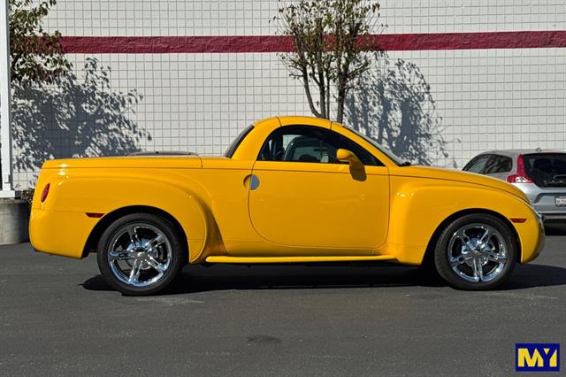 View vehicle photo 3