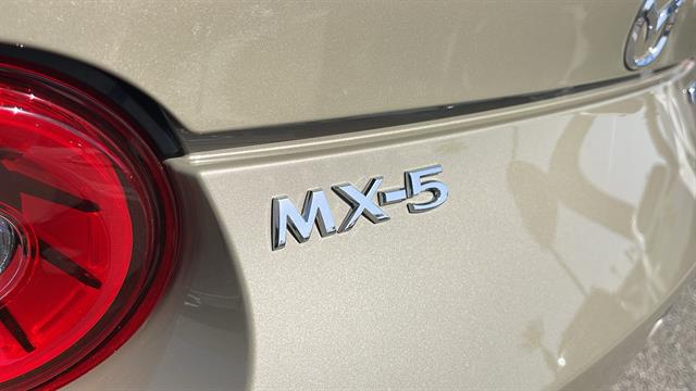 2024 Mazda MX-5 Miata RF Grand Touring 27