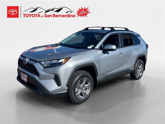 2025 Toyota RAV4 XLE's photo
