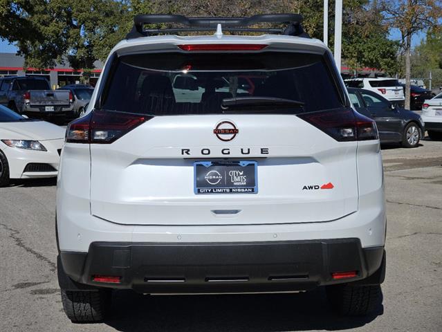 2024 Nissan Rogue SL 4